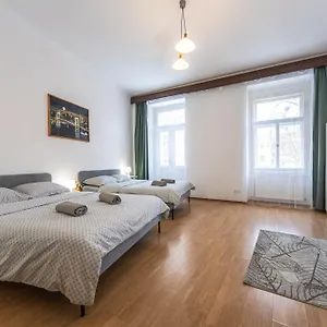 Wenceslas Square 2 Bedroom Apartment Prag